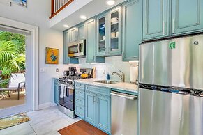 Serenity by Avantstay Guest House in Old Town w/ Shared Pool Month Lon