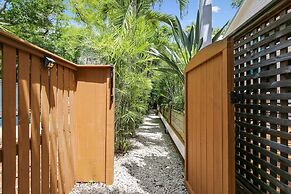 Serenity by Avantstay Guest House in Old Town w/ Shared Pool Month Lon