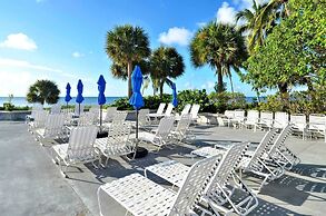 Papaya Place by Avantstay Great Location w/ Balcony, Outdoor Dining, S