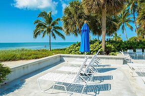 Papaya Place by Avantstay Great Location w/ Balcony, Outdoor Dining, S