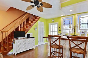 Tranquility by Avantstay Close to Duval St w/ BBQ & Shared Pool