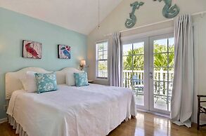 Breezy Bungalow by Avantstay Close 2 Zachary Taylor State Park & Beach