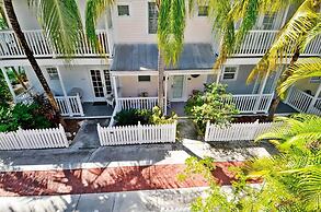 Breezy Bungalow by Avantstay Close 2 Zachary Taylor State Park & Beach