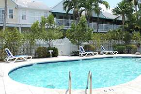 Breezy Bungalow by Avantstay Close 2 Zachary Taylor State Park & Beach