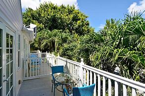 Breezy Bungalow by Avantstay Close 2 Zachary Taylor State Park & Beach