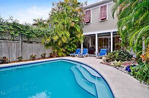 Amelia Home by Avantstay In Historic Old Town w/ Pool