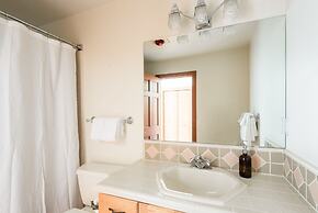 Scarlett by Avantstay Spacious Mountain Home w/ Gorgeous Views & Hot T