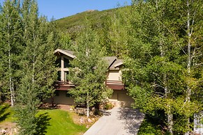 Scarlett by Avantstay Spacious Mountain Home w/ Gorgeous Views & Hot T