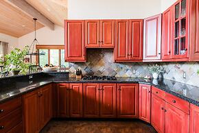 Scarlett by Avantstay Spacious Mountain Home w/ Gorgeous Views & Hot T