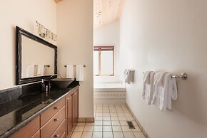 Scarlett by Avantstay Spacious Mountain Home w/ Gorgeous Views & Hot T