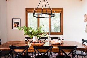 Scarlett by Avantstay Spacious Mountain Home w/ Gorgeous Views & Hot T