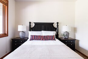 Scarlett by Avantstay Spacious Mountain Home w/ Gorgeous Views & Hot T