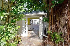 Ibis by Avantstay Close to Duval Street w/ Shared Pool Month Long Stay