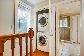 Ecco Domani by Avantstay Gorgeous Home w/ Pool, Balcony in Great Locat