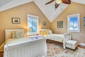 Ecco Domani by Avantstay Gorgeous Home w/ Pool, Balcony in Great Locat