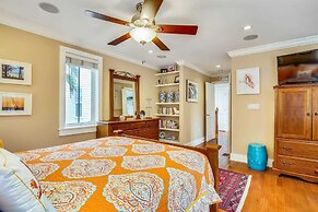 Ecco Domani by Avantstay Gorgeous Home w/ Pool, Balcony in Great Locat