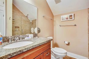 Ecco Domani by Avantstay Gorgeous Home w/ Pool, Balcony in Great Locat