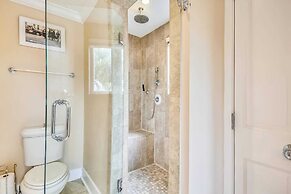 Ecco Domani by Avantstay Gorgeous Home w/ Pool, Balcony in Great Locat