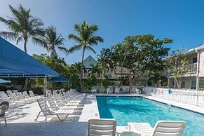 Pool, 2 Blocks to Duval St, Gated Community Month Long Stays Shipyard 