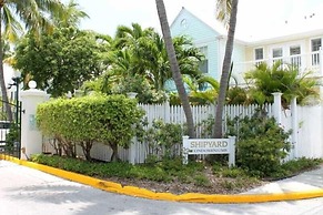 Pool, 2 Blocks to Duval St, Gated Community Month Long Stays Shipyard 