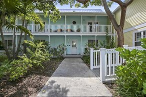 Pool, 2 Blocks to Duval St, Gated Community Month Long Stays Shipyard 