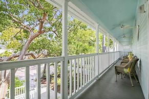 Pool, 2 Blocks to Duval St, Gated Community Month Long Stays Shipyard 