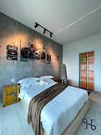 Homesuite' Home at Jesselton Quay