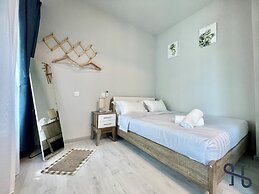 Homesuite' Home at Jesselton Quay