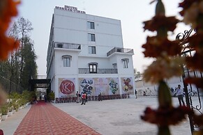 Hotel Makhan Vihar