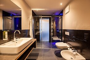 Sonus Alpis - Adults Only