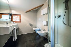 Sonus Alpis - Adults Only