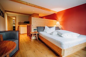 Sonus Alpis - Adults Only