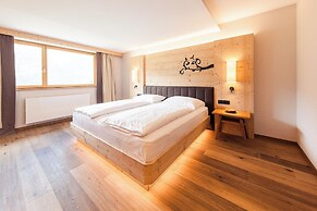 Sonus Alpis - Adults Only