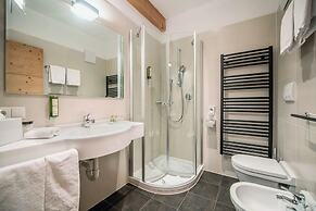 Sonus Alpis - Adults Only