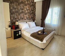 B.equine Range Hotel