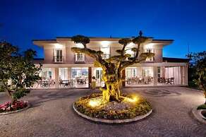 B.equine Range Hotel