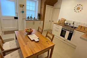 Newburghaprtment/scotland/sleeps 4/firepit/garden