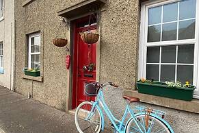 Newburghaprtment/scotland/sleeps 4/firepit/garden
