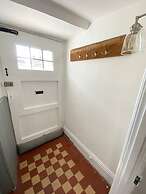 Cosy two Bedrooom Cottage, set in a Dorset Village