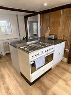 Cosy two Bedrooom Cottage, set in a Dorset Village