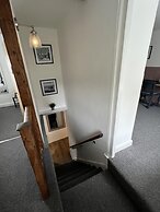 Cosy two Bedrooom Cottage, set in a Dorset Village