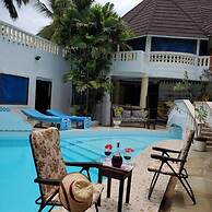 A Sentimental Villa With a Swimmingpool Near Beach