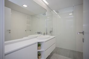 Liiiving-Luxury RiverView Apartment VIII