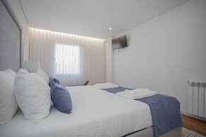 Liiiving -Luxury River View Apartment IX