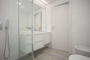 Liiiving -Luxury River View Apartment IX