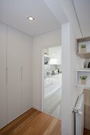 Liiiving -Luxury River View Apartment IX