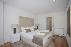 Liiiving -Luxury River View Apartment IX