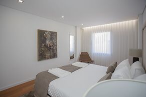 Liiiving -Luxury River View Apartment IX