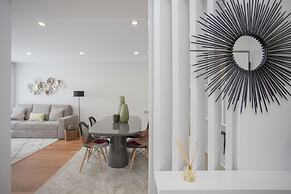 Liiiving -Luxury River View Apartment IX