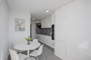 Liiiving -Luxury River View Apartment IX